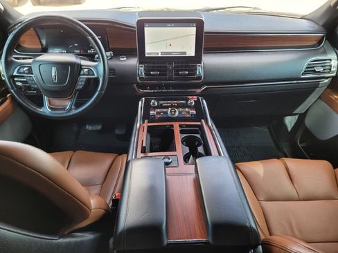 Used 2020 Lincoln Navigator Reserve w/ Equipment Group 208A Reserve AWD/4WD image 13