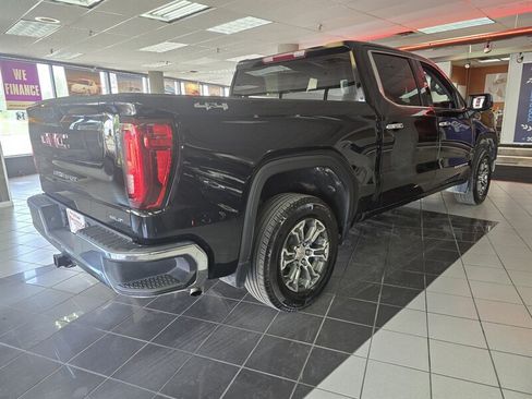 Used 2025 GMC Sierra 1500 SLT AWD/4WD image 3