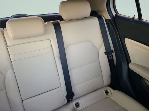 Used 2019 Mercedes-Benz GLA 250 image 6