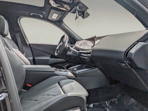 Certified 2025 BMW X3 xDrive30i w/ Premium Package image 21