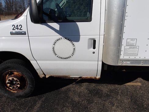 Used 2008 Ford E-350 and Econoline 350 Super Duty image 14