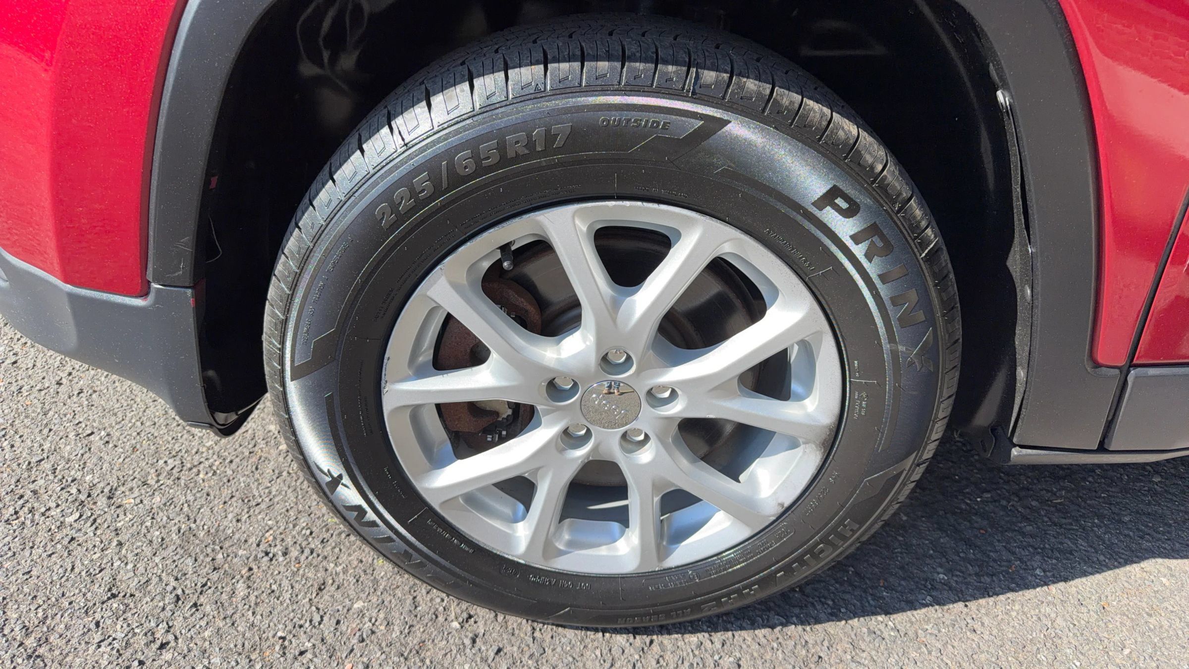 Used 2014 Jeep Cherokee Latitude w/ Cold Weather Group AWD/4WD image 9