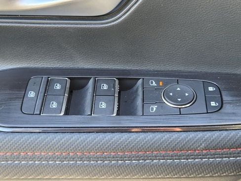 Used 2025 Nissan Kicks SR w/ Illumination Package FWD image 29