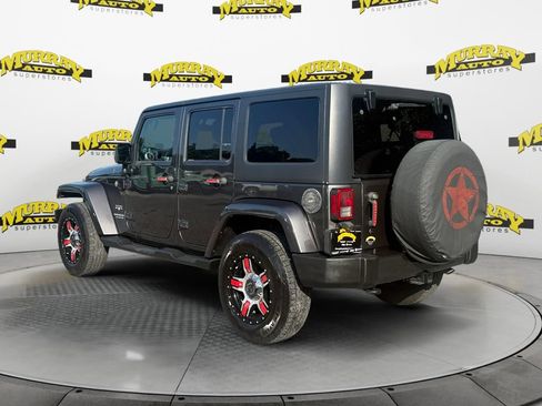 Used 2017 Jeep Wrangler Unlimited Sahara w/ Max Tow Package AWD/4WD image 3