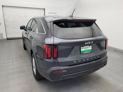 Used 2022 Kia Sorento LX FWD image 6