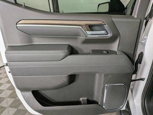 Used 2026 Chevrolet Silverado 1500 LT Trail Boss w/ LT Trail Boss Premium Package AWD/4WD image 25