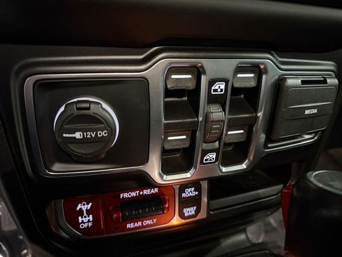 Used 2021 Jeep Wrangler Unlimited Rubicon w/ Uconnect 4C Nav & Sound Group image 31