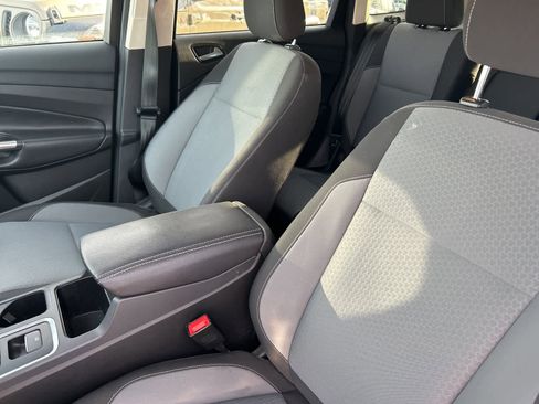 Used 2018 Ford Escape SE image 17