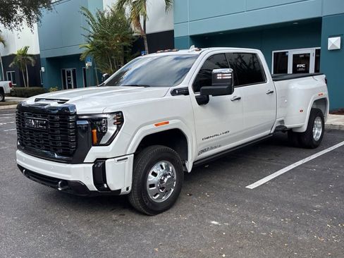 Used 2024 GMC Sierra 3500 Denali Ultimate image 3