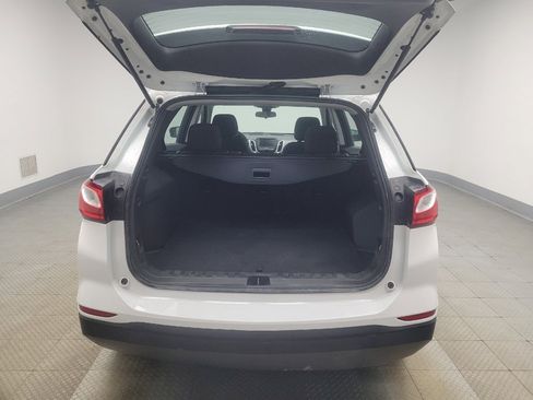 Used 2021 Chevrolet Equinox LS image 29