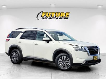 Certified 2025 Nissan Pathfinder SV