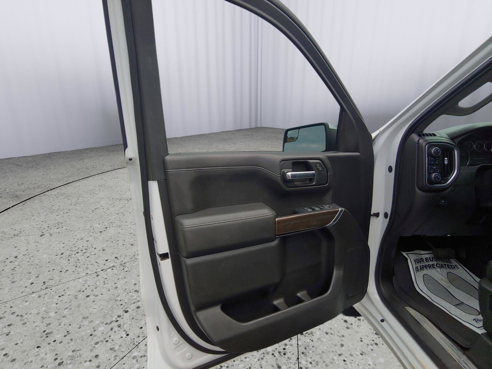 Used 2019 Chevrolet Silverado 1500 LT w/ True North Edition AWD/4WD image 10