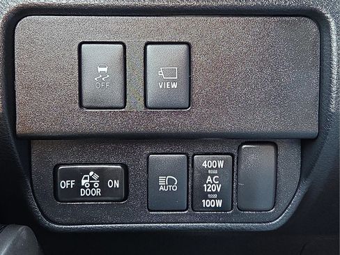 Used 2021 Toyota Tacoma Limited image 22