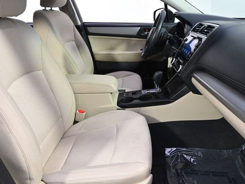 Used 2019 Subaru Outback 2.5i Premium image 16