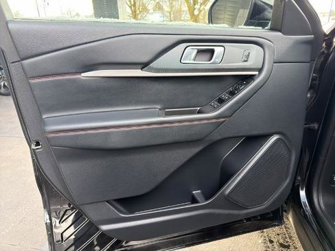 Certified 2025 Ford Explorer ST-Line w/ ST-Line Street Pack image 17