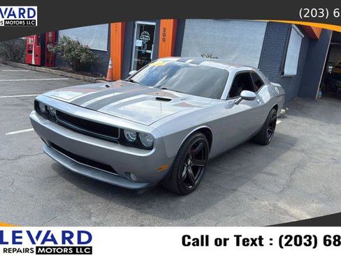 Used 2011 Dodge Challenger R/T w/ Electronics Convenience Group image 3