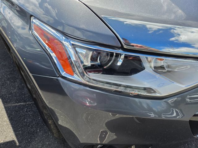 Used 2020 Chevrolet Traverse RS w/ LPO, Floor Liner Package AWD/4WD image 16