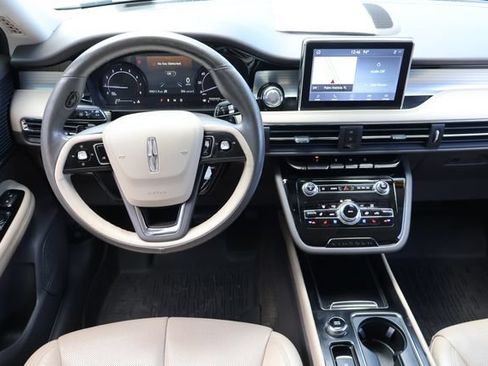 Used 2020 Lincoln Corsair FWD w/ Premium Package image 17