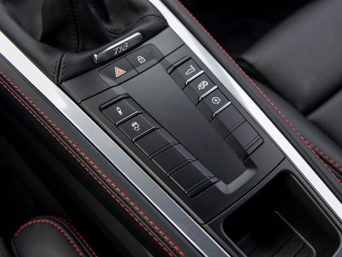 Certified 2025 Porsche 718 Cayman GT4 image 41