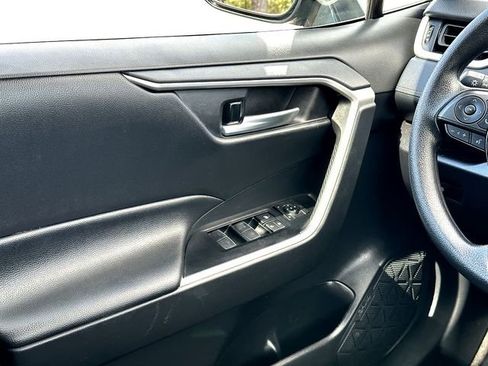 Used 2025 Toyota RAV4 XLE image 26