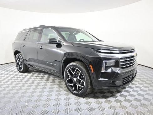 Used 2026 Chevrolet Traverse High Country w/ LPO, Floor Liner Package AWD/4WD image 9