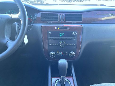 Used 2009 Chevrolet Impala LT image 14