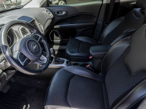 Used 2018 Jeep Compass Latitude w/ Popular Equipment Group FWD image 22