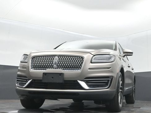 Used 2019 Lincoln Nautilus Reserve AWD/4WD image 11