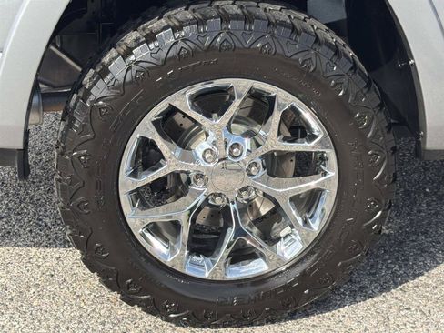 Used 2020 RAM 1500 Laramie AWD/4WD image 10