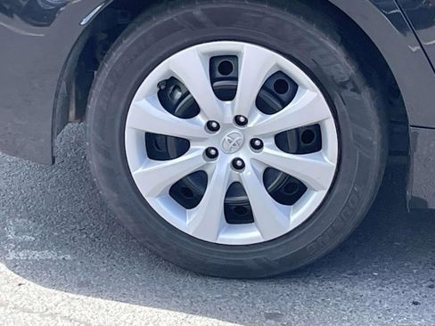 Used 2022 Toyota Corolla LE image 11