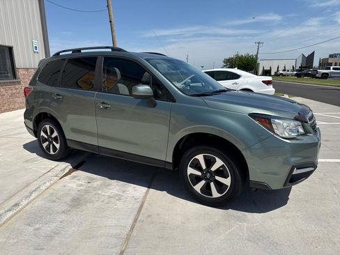 Used 2017 Subaru Forester 2.5i Premium AWD/4WD image 8