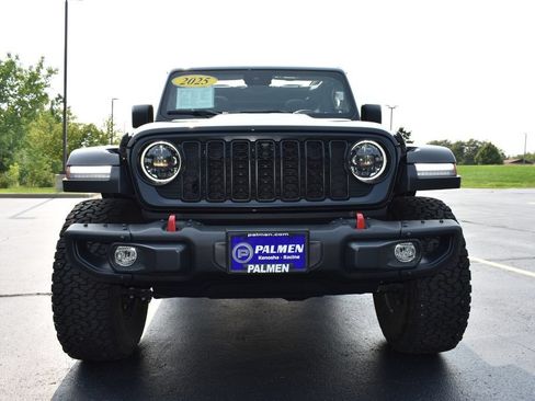 Used 2025 Jeep Wrangler Unlimited Rubicon AWD/4WD image 2