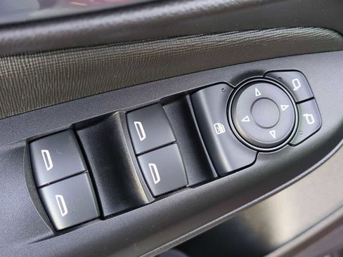 Used 2024 Buick Envista Preferred image 11