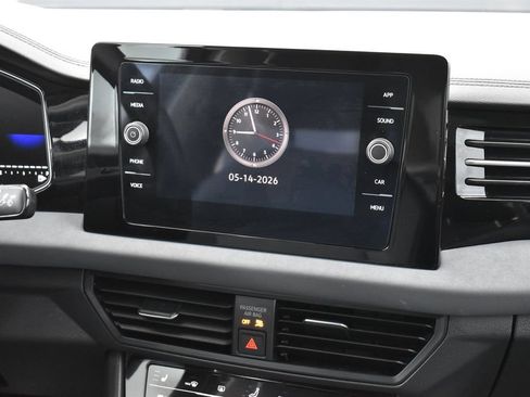 Used 2025 Volkswagen Jetta SE FWD image 15
