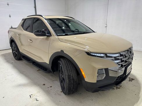 Used 2023 Hyundai Santa Cruz Limited image 3