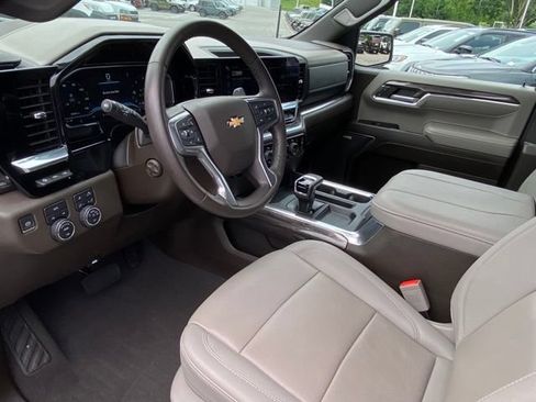 Used 2023 Chevrolet Silverado 1500 LTZ w/ LTZ Premium Package AWD/4WD image 11