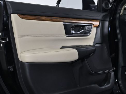 Used 2018 Honda CR-V Touring image 29