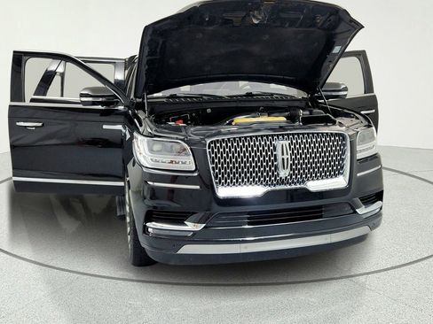 Used 2018 Lincoln Navigator L Reserve w/ Technology Package AWD/4WD image 15