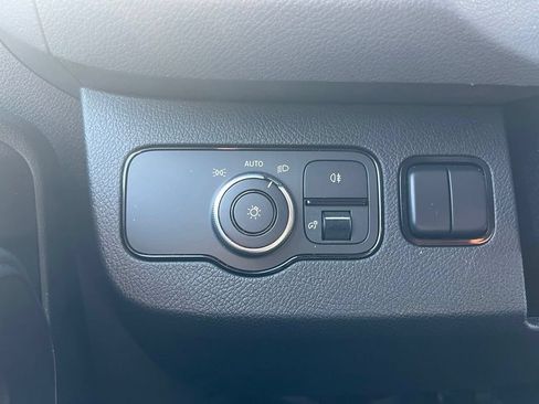 Used 2019 Mercedes-Benz Sprinter 144 image 25