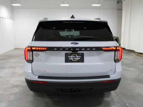 New 2026 Ford Explorer Active image 7