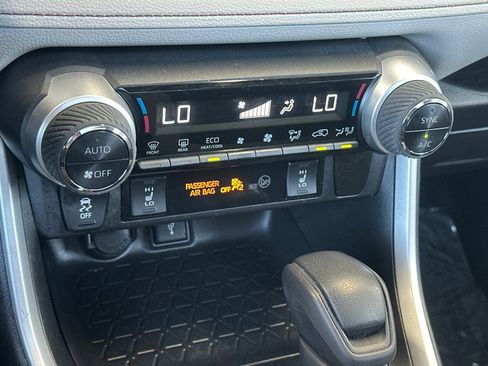 Certified 2021 Toyota RAV4 XLE w/ Convenience Package AWD/4WD image 19