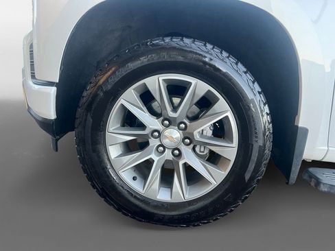 Used 2021 Chevrolet Silverado 1500 High Country w/ Technology Package image 14