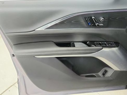 Used 2024 Cadillac Lyriq Luxury AWD/4WD image 50