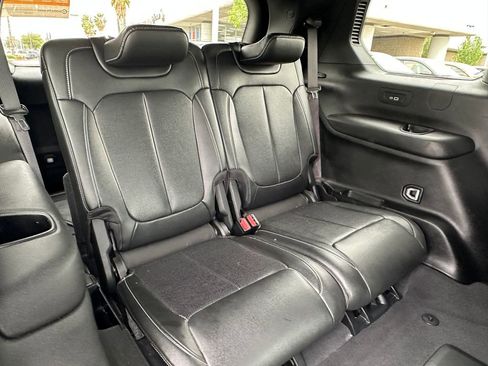 Certified 2024 Jeep Grand Cherokee L Limited w/ Luxury Tech Group II image 23