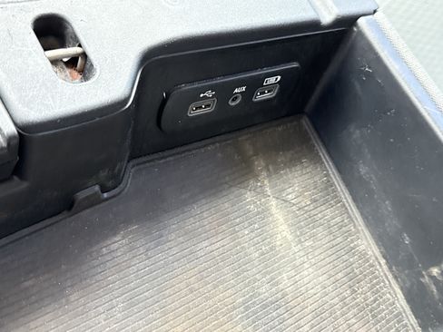 Used 2018 RAM 2500 Tradesman w/ Chrome Appearance Group AWD/4WD image 12