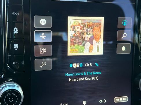 Used 2025 RAM 1500 Laramie image 17