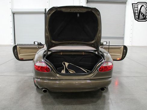 Used 2001 Jaguar XK8 Convertible image 8
