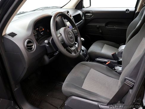 Used 2017 Jeep Patriot Sport FWD image 12