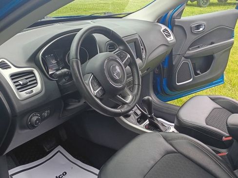 Used 2019 Jeep Compass Latitude w/ Cold Weather Group AWD/4WD image 11