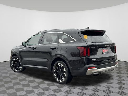 Used 2024 Kia Sorento EX image 17